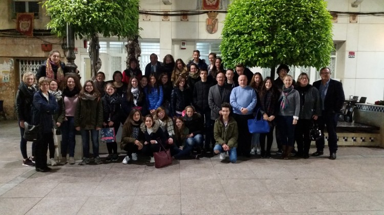 Visita estudiantes franceses al Casal Festero