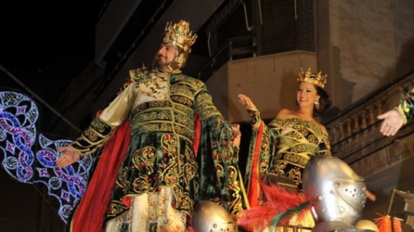 Momento de la entrada del Capit�n Cristiano y la Princesa Dragones 2011