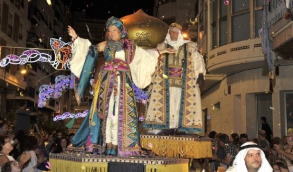 Momento de la entrada del Capit�n Moro y la Sultana Beduinos 2011